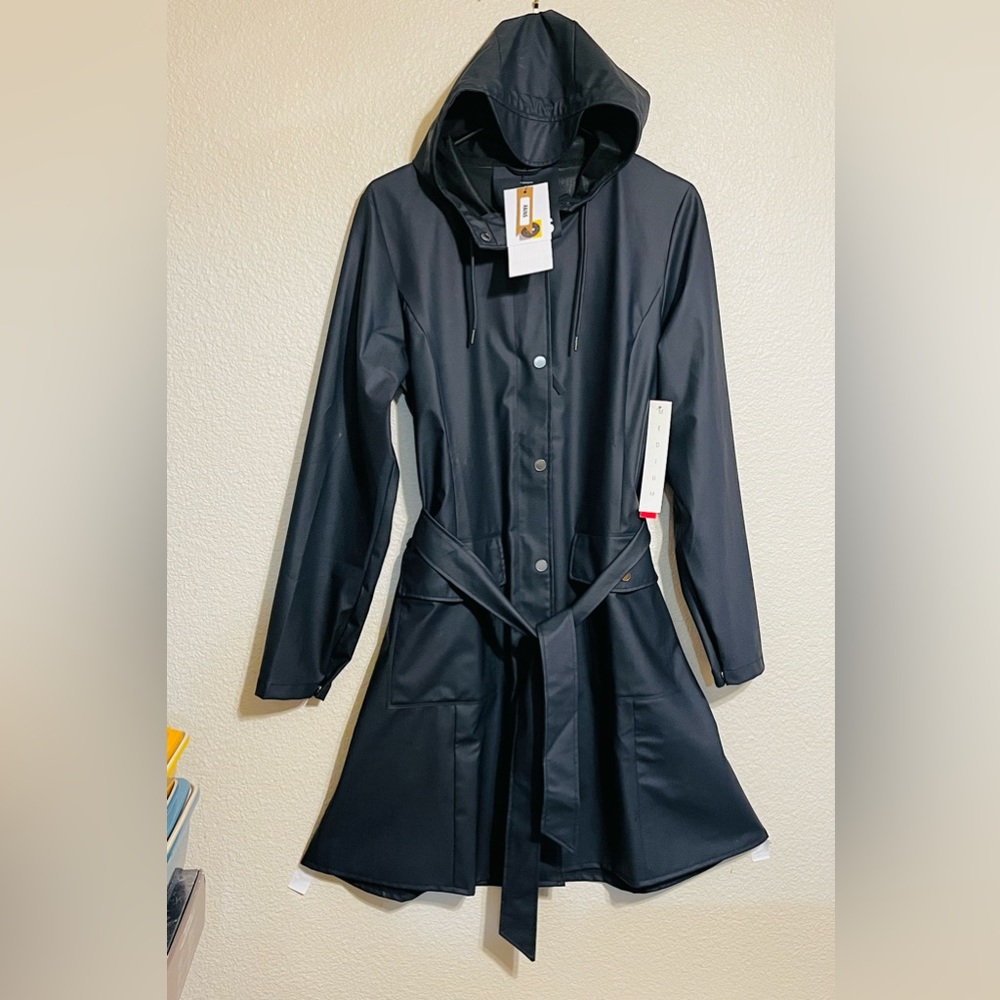 Black Curve W Jacket by RAINS